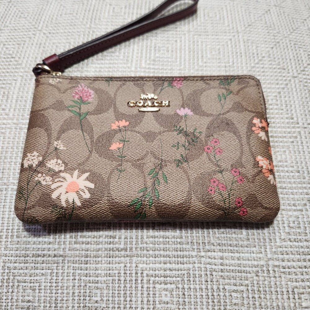 Coach khaki small corner zip wristlet wildflower print C8732